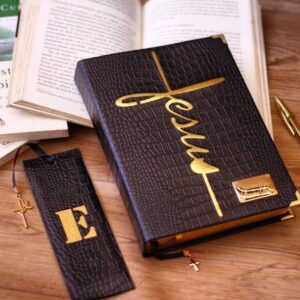 BÍBLIA JESUS CRUZ- COURINO