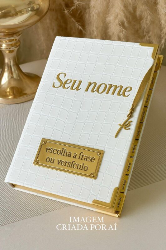 KIT BÍBLIA MÉDIA COM NOME PERSONALIZADO+PLACA GRANDE+ABAS ADESIVAS APLICADAS - COURINO CROCO BRANCO - Imagem 2