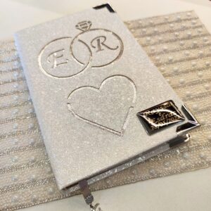 BÍBLIA CASAMENTO COM INICIAIS GLITER