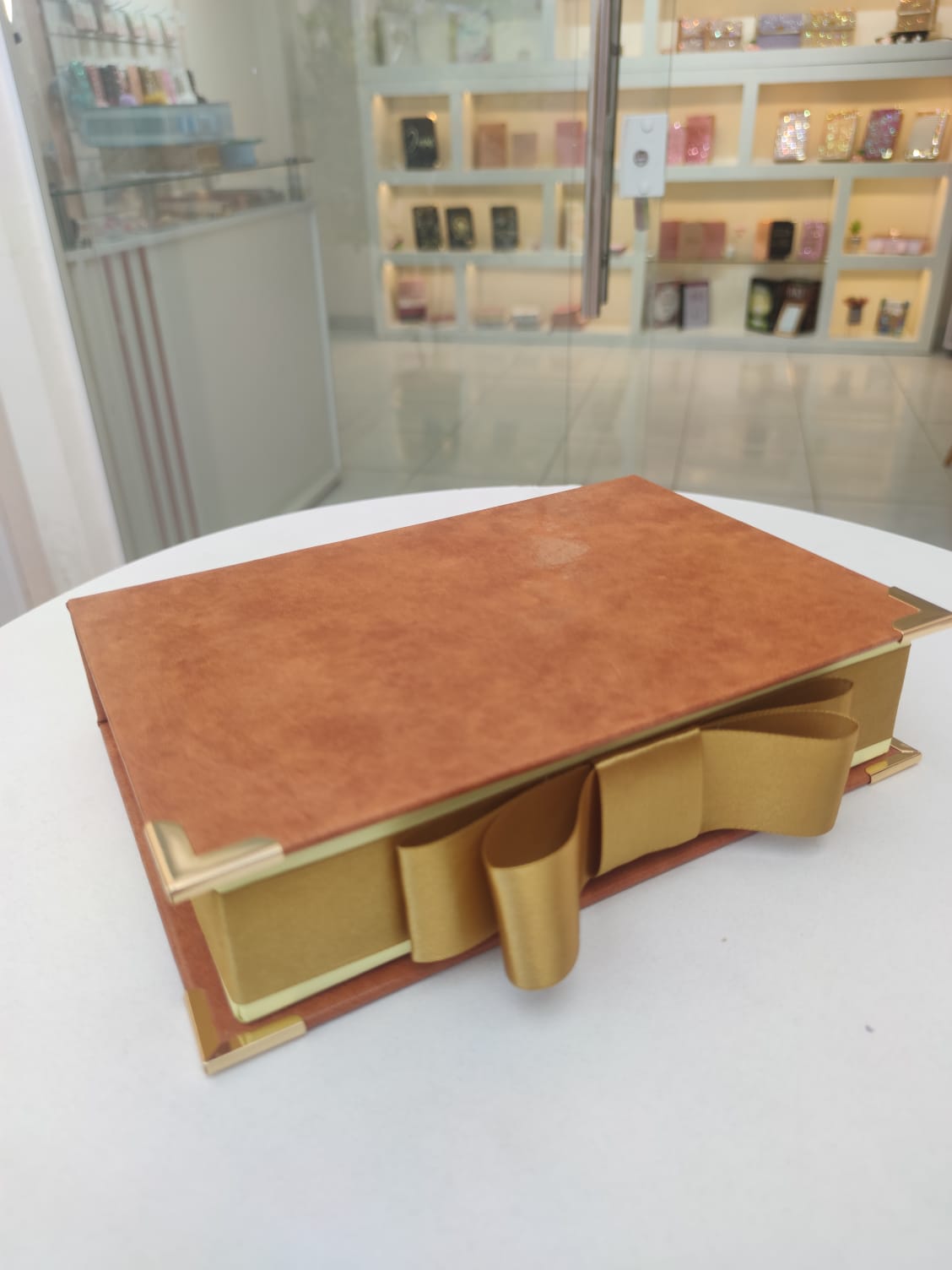 CAIXA PRESENTE PERSONALIZADA NO COURO