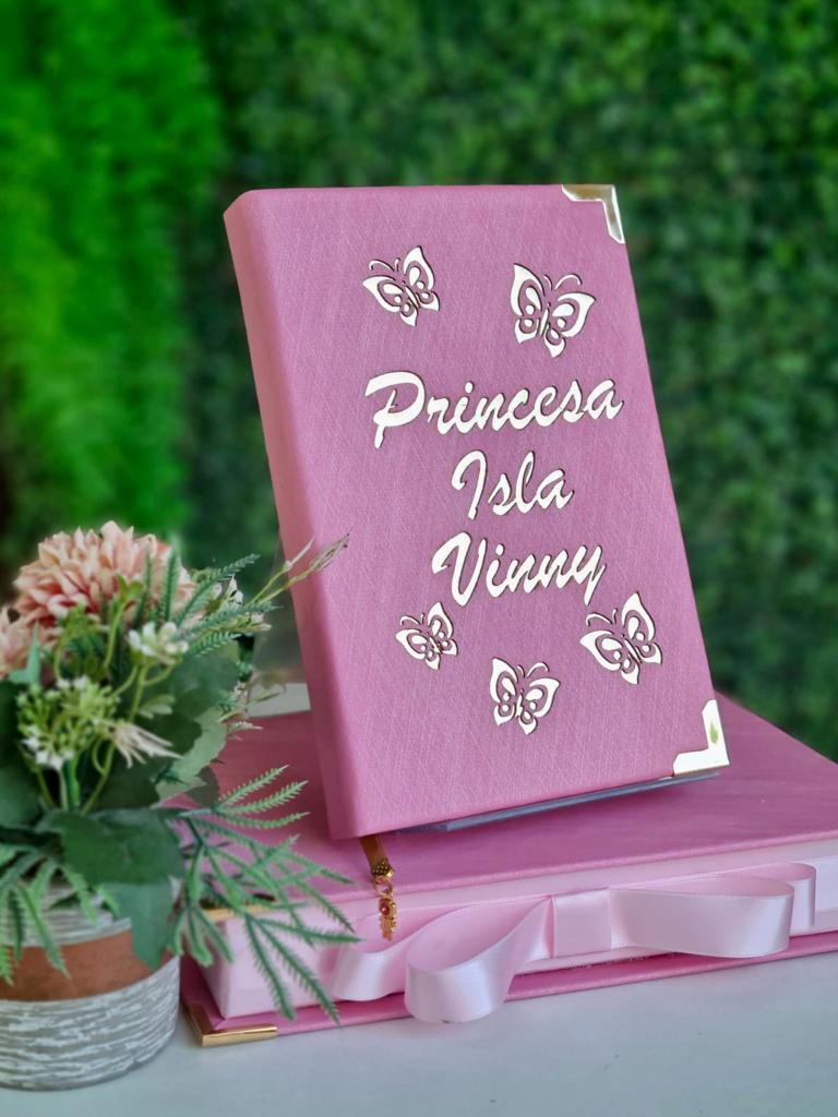 BÍBLIA INFANTIL NO TECIDO- BORBOLETAS - Imagem 2